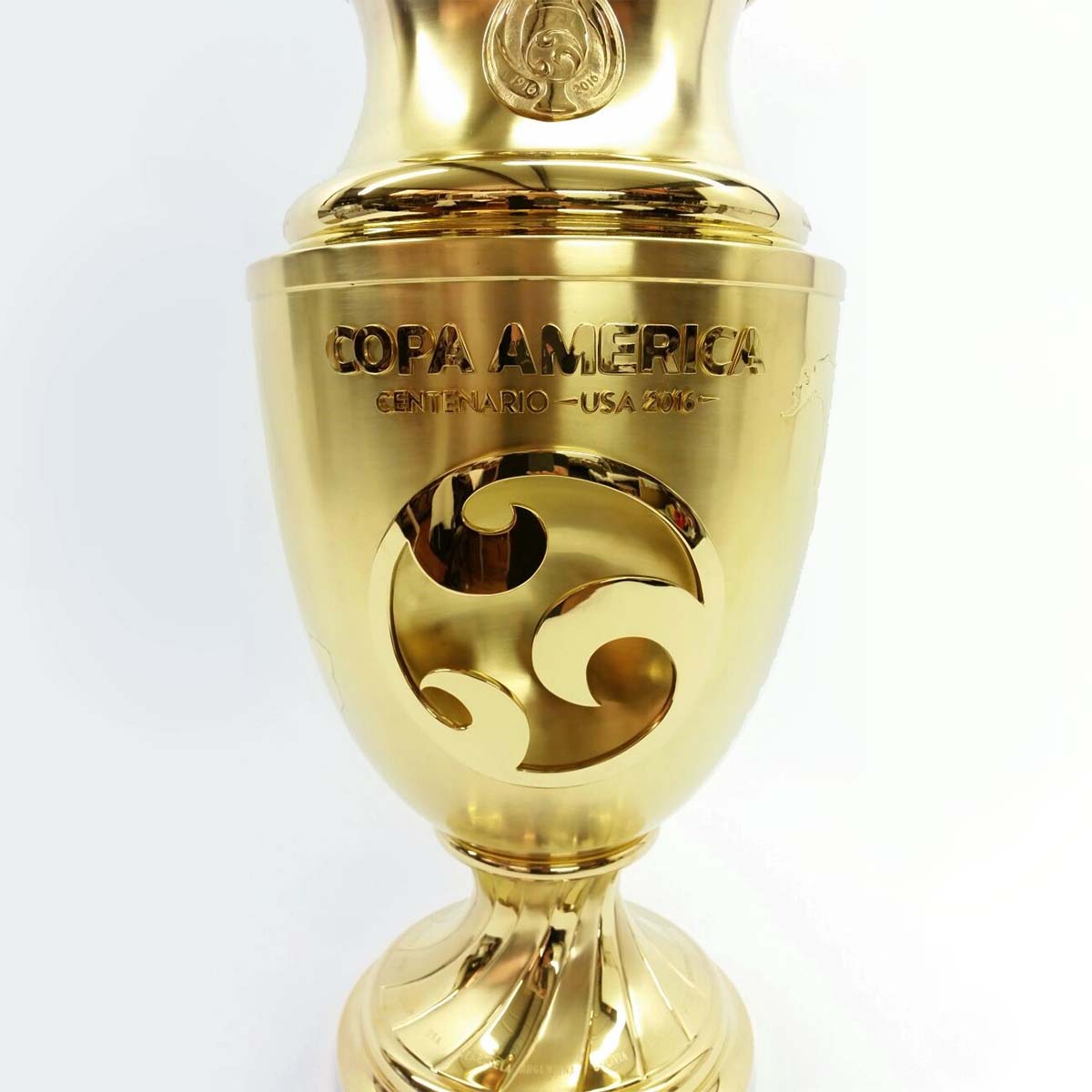 Makers of the Copa América Centenario Trophy - Thomas Lyte