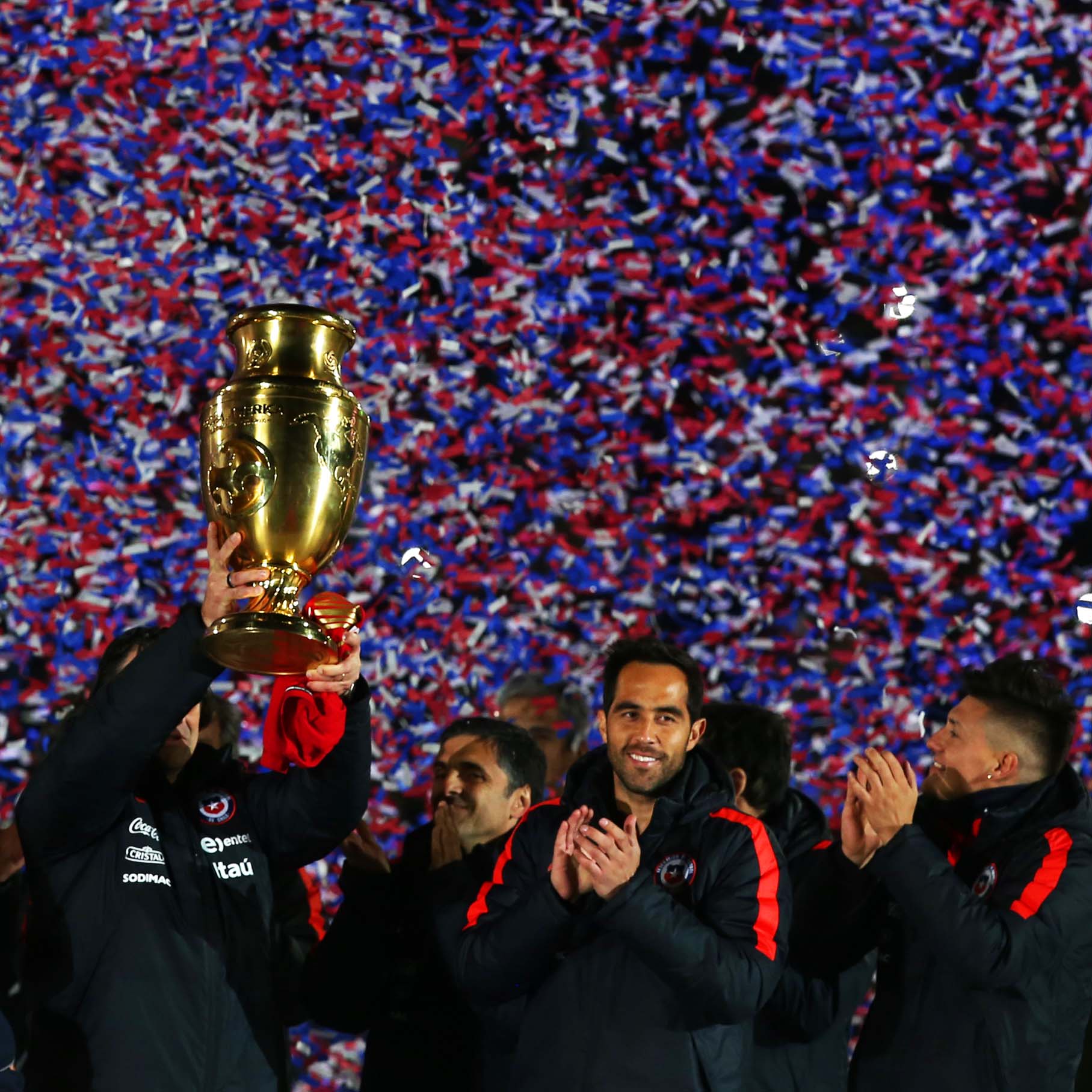 Copa-America-Centenario-Winners-Chile