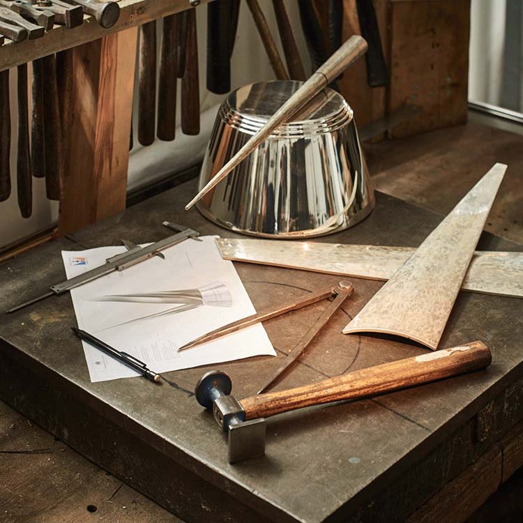 Louis-Vuitton-Americas-Cup-Challenger-trophy-makers