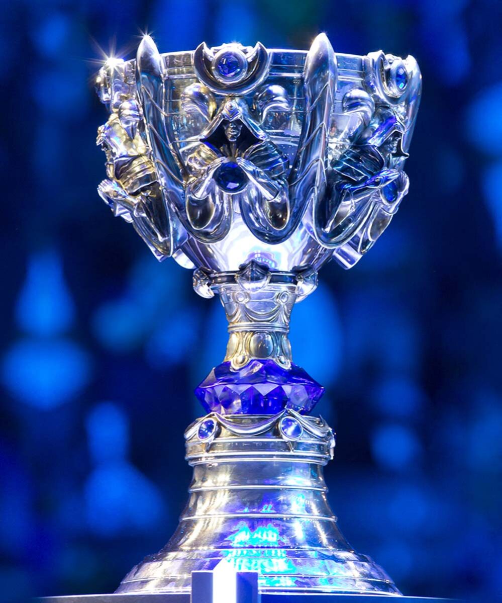 Do we need a new Summoner's Cup? - Replacing esports' iconic trophy
