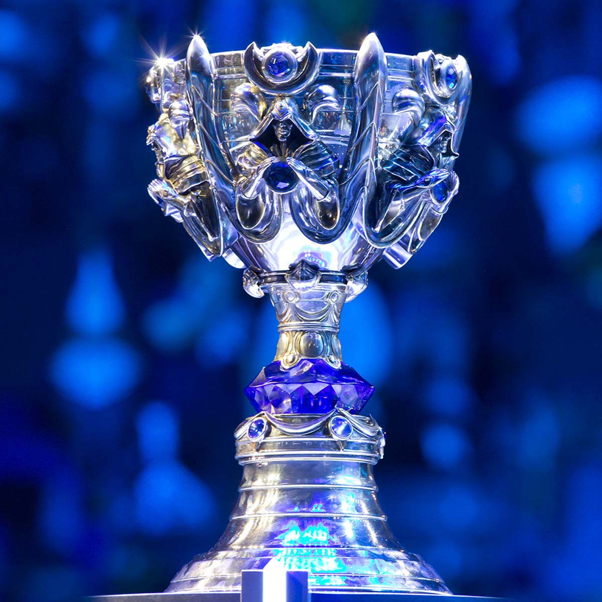Makers-of-the-League-of-Legends-Summoners-Cup-Trophy