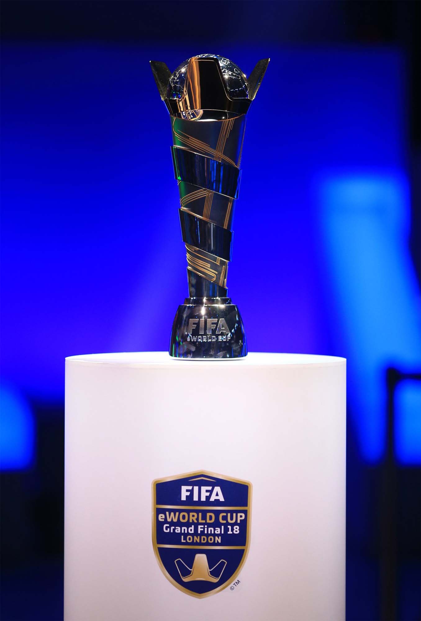 fifae-world-cup-trophy-makers
