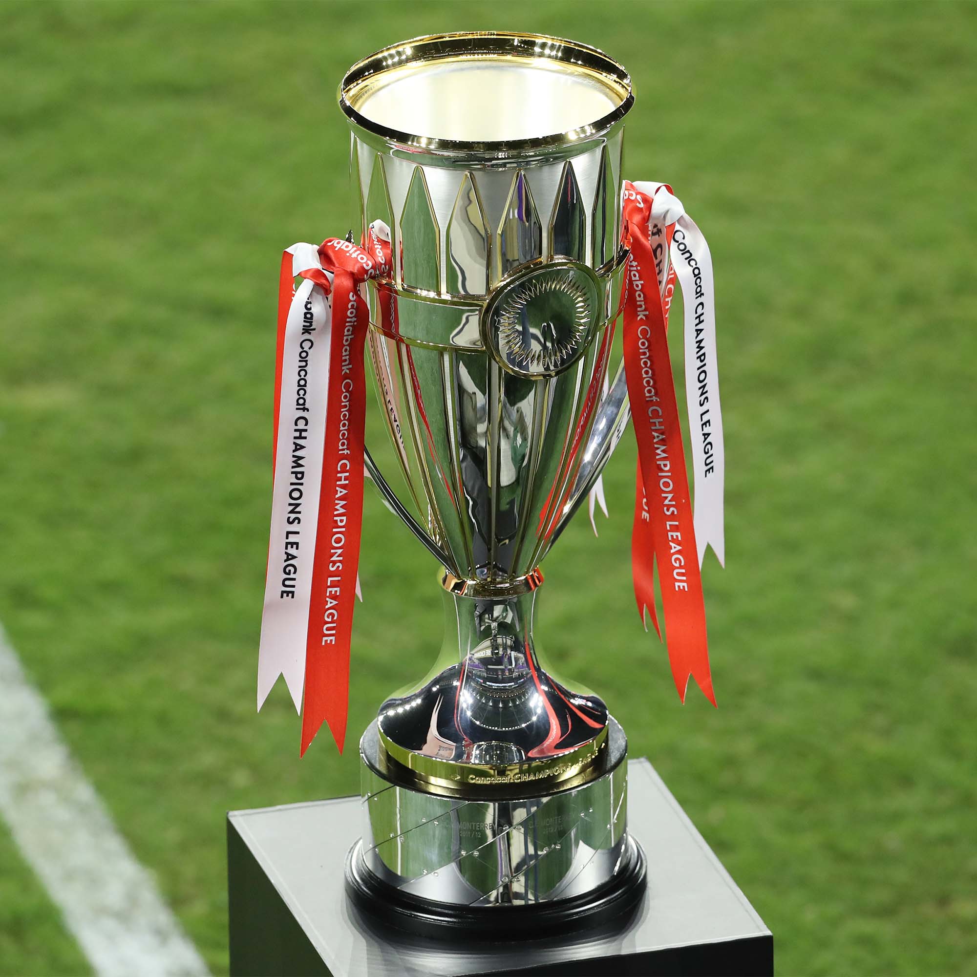 makers-of-the-CONCACAF-champions-league-trophy