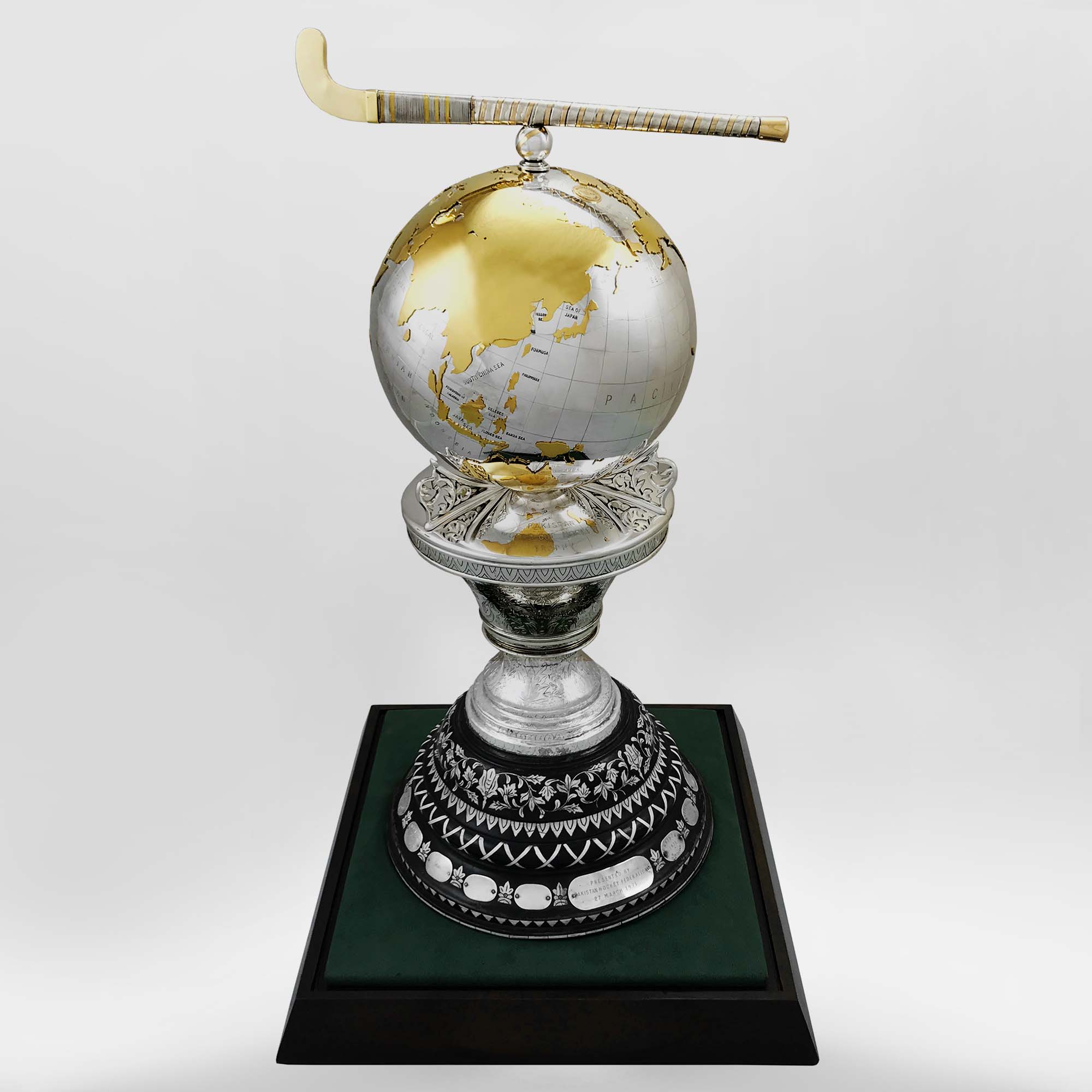 restorers-of-the-hockey-world-cup-trophy-thomas-lyte