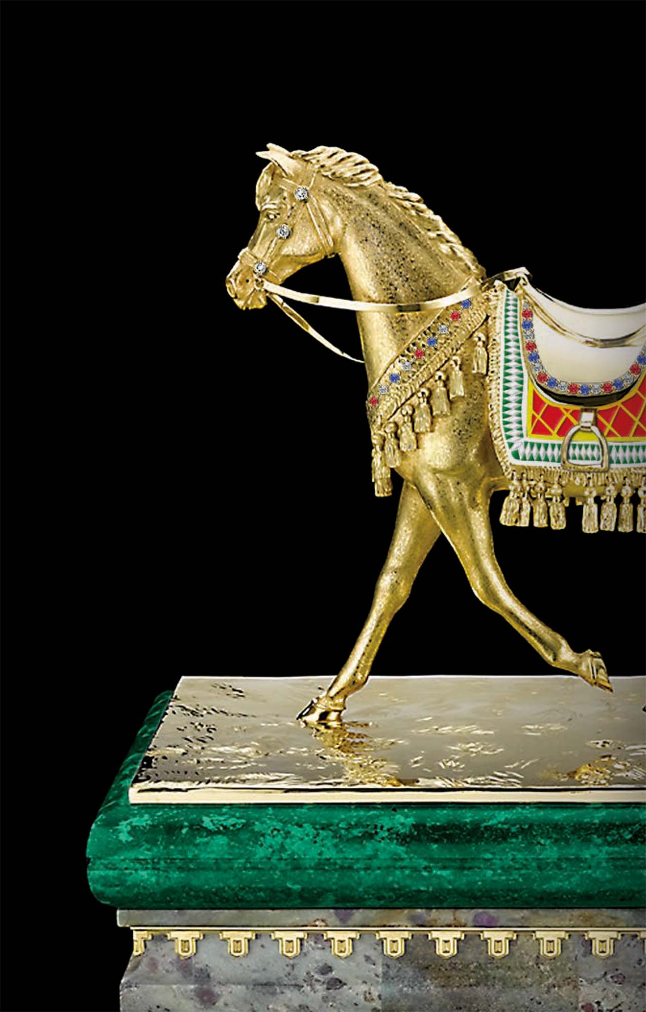 bespoke-gold-arabic-horse-statuette-makers