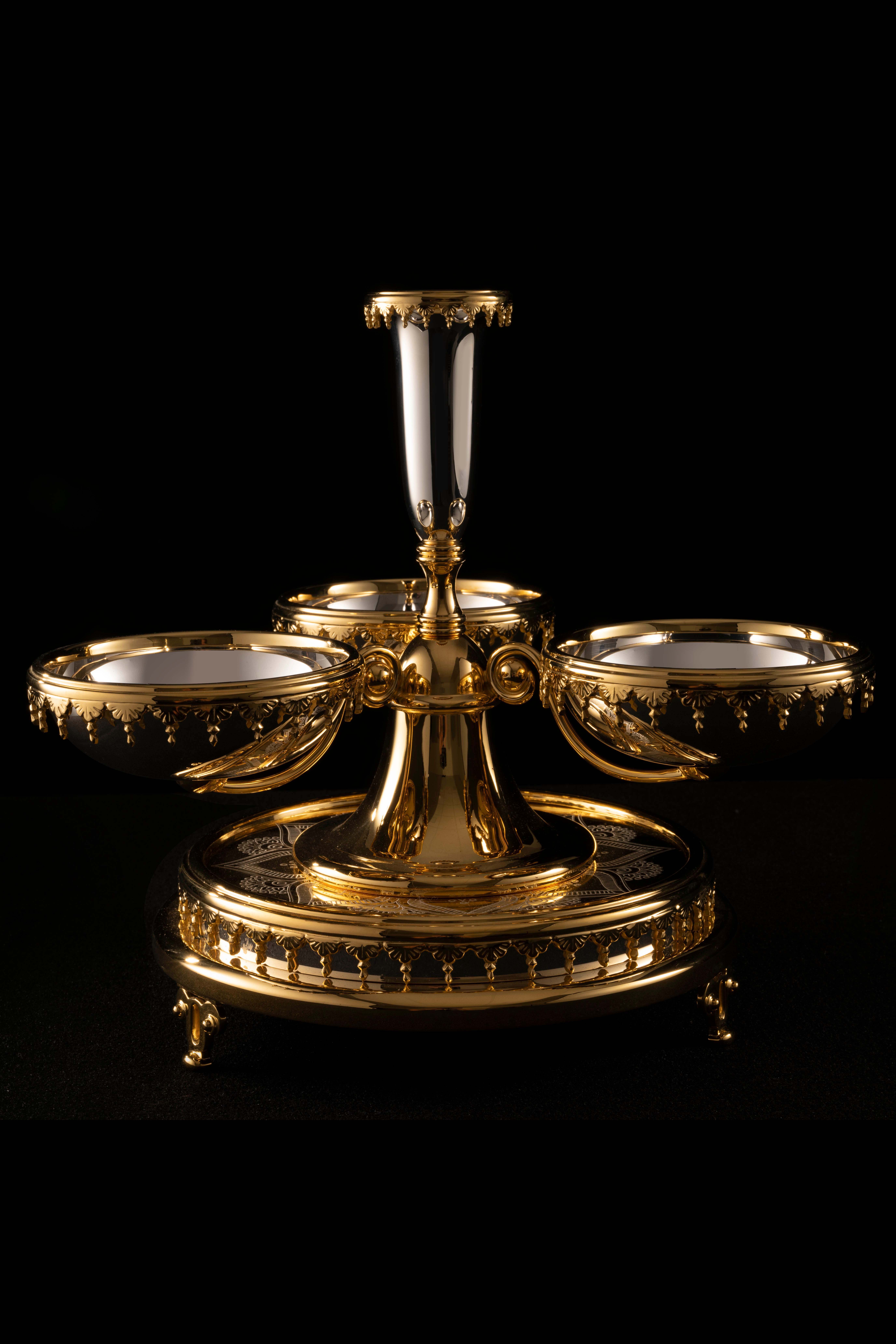 designers-and-makers-of-oman-royal-palace-nut-bowl