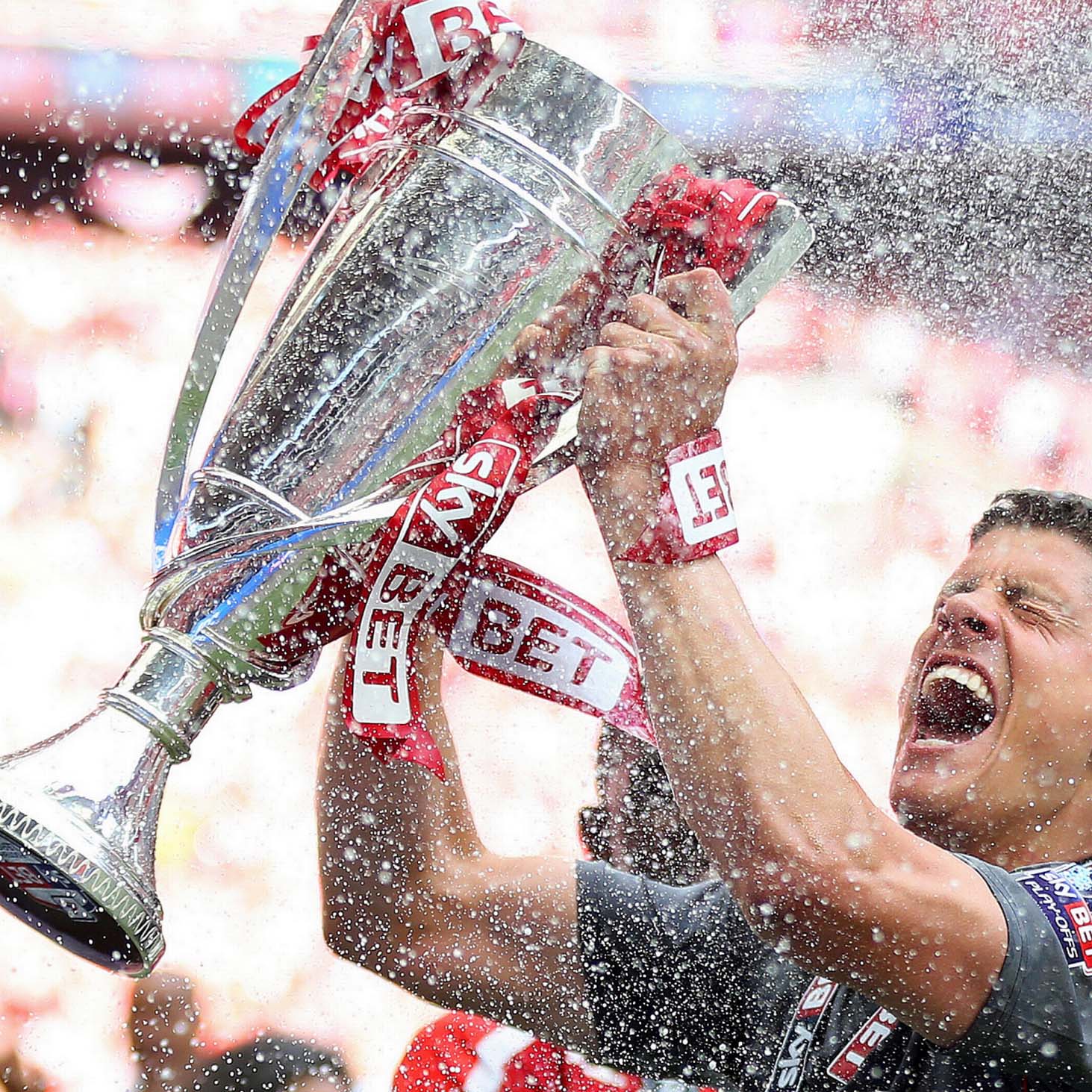 efl-trophies-celebration