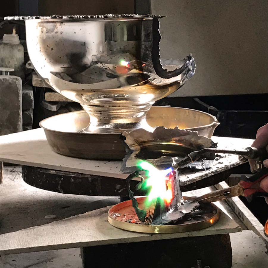 silversmiths-melt-trophy-to-create-the-laver-cup