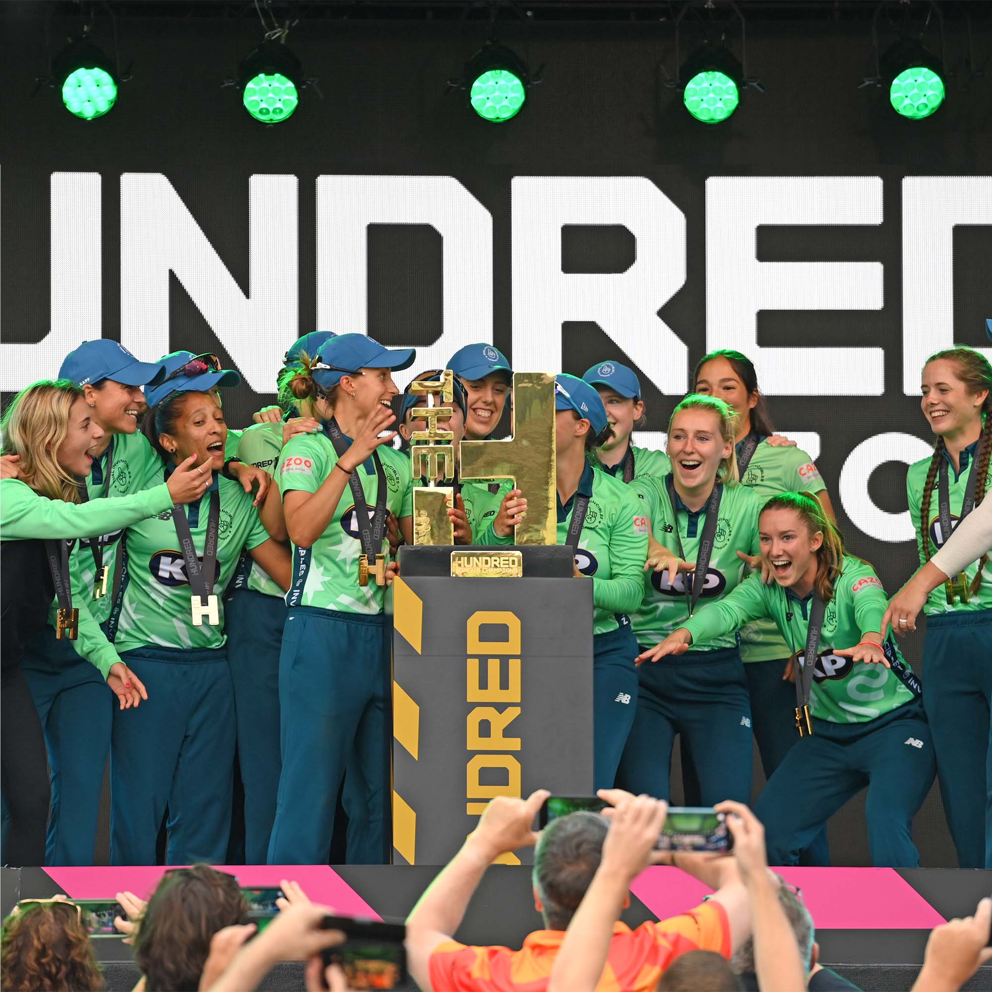 Oval Invincibles lifting the Women