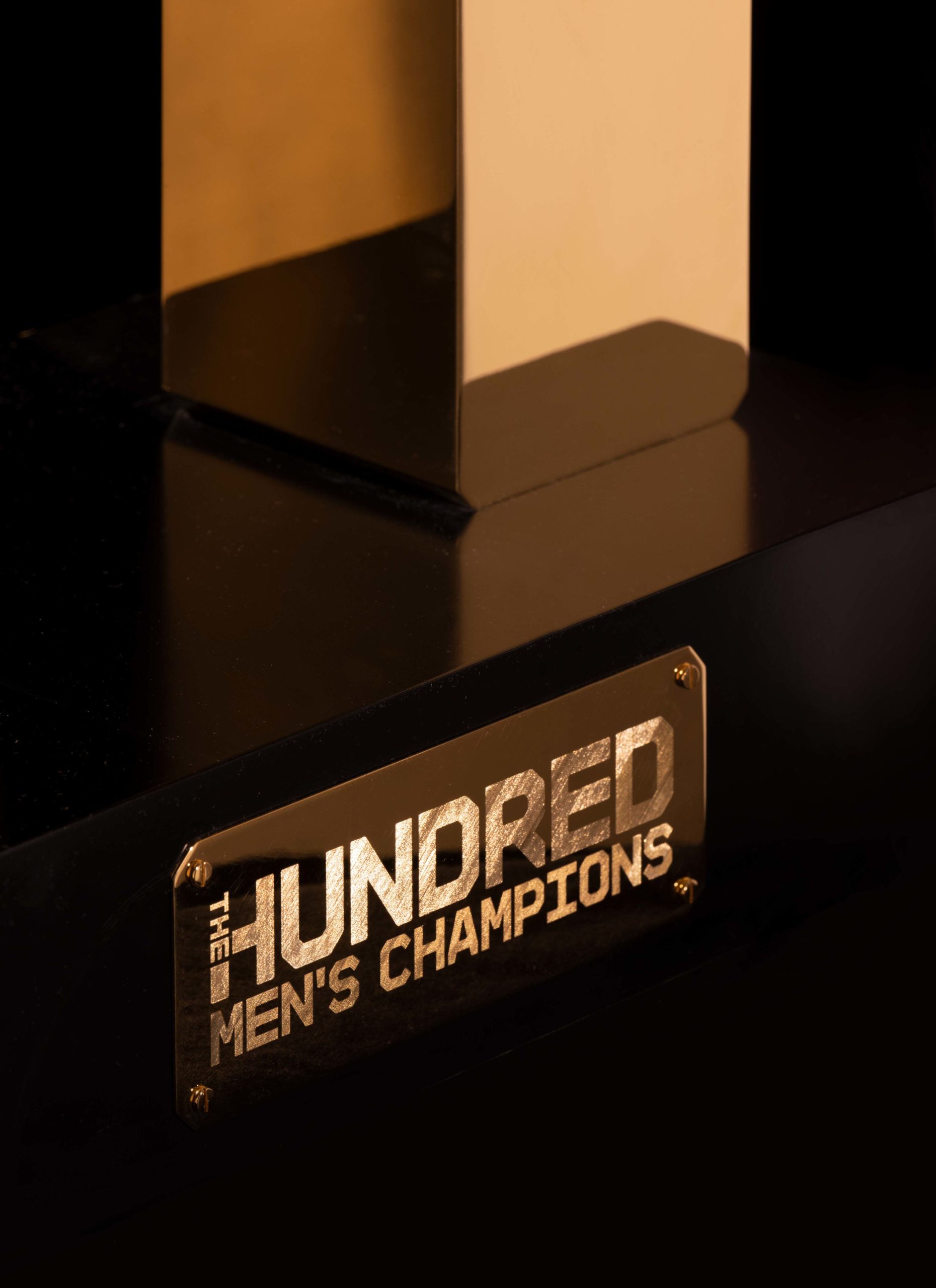 the-hundred-trophy-gold-plaque