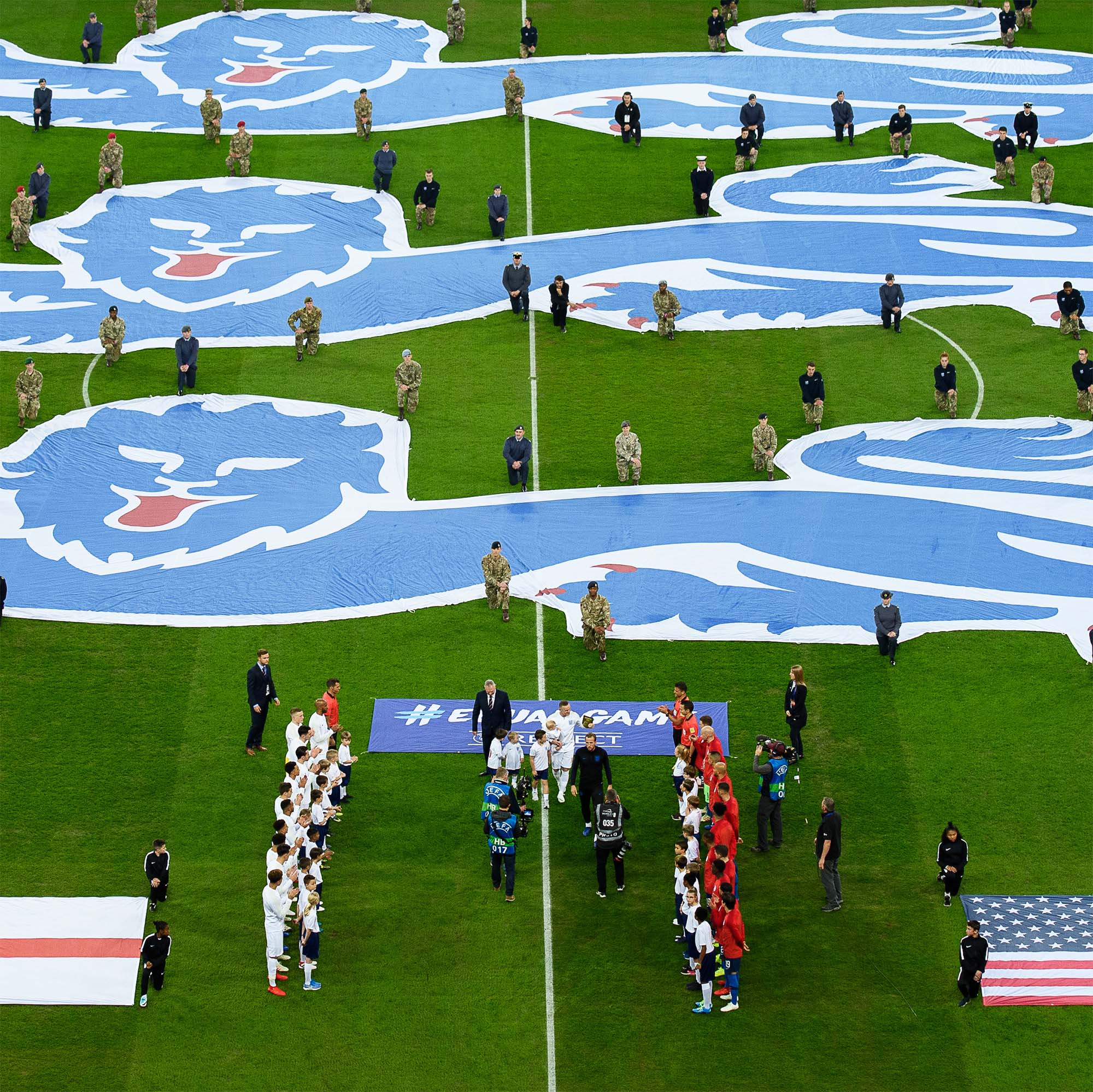 fa-england-shield-award-wayne-rooney-at-wembley
