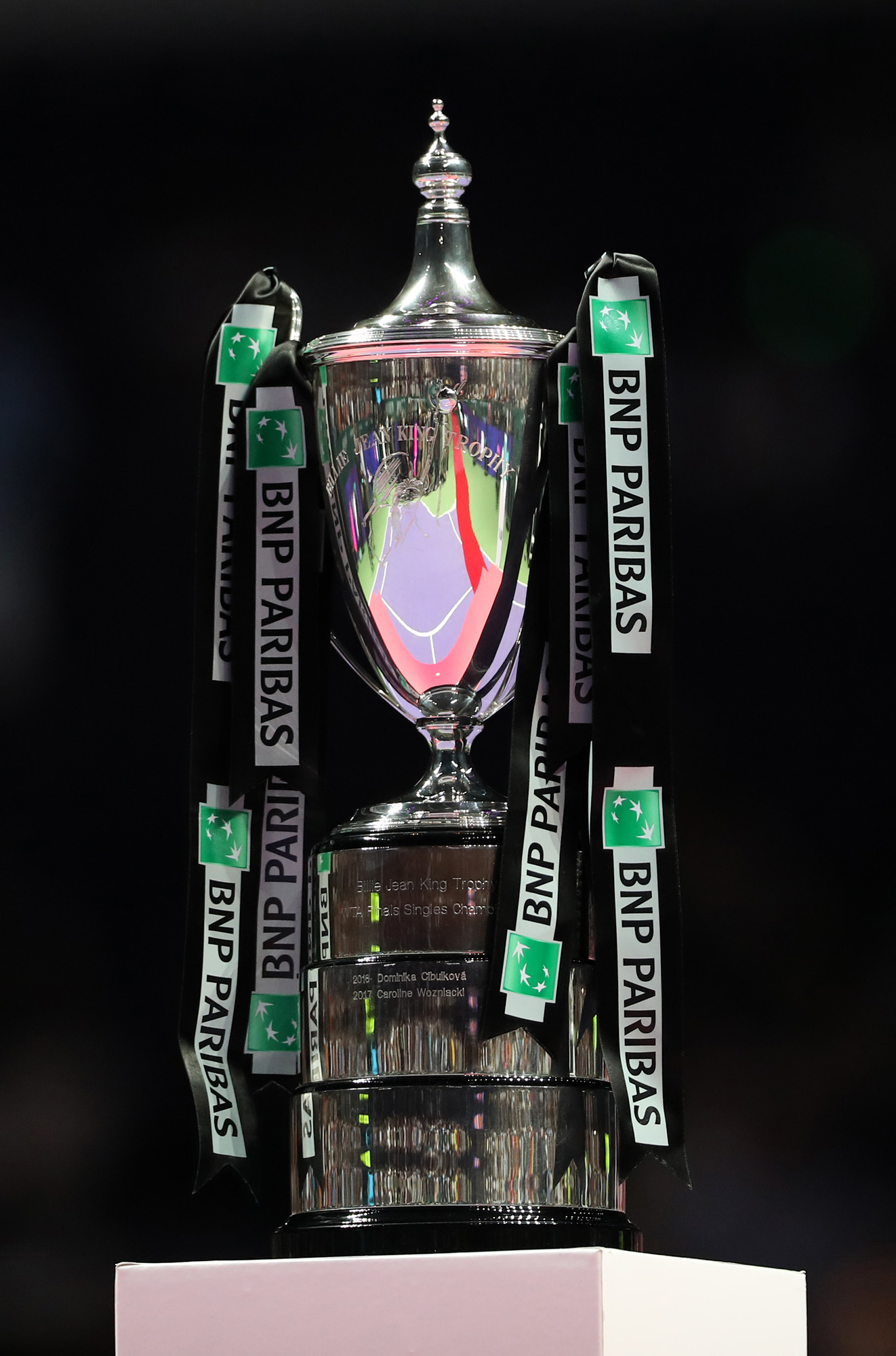 billie-jean-king-trophy-unveiled