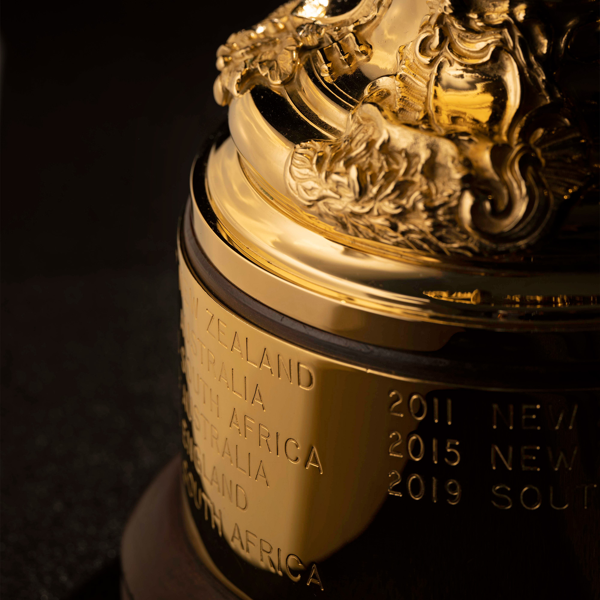 engravers-of-rugby-world-cup-webb-ellis-trophy