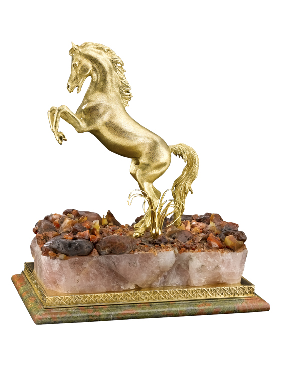 makers-of-Arabian-Stallian-gold-sculpture