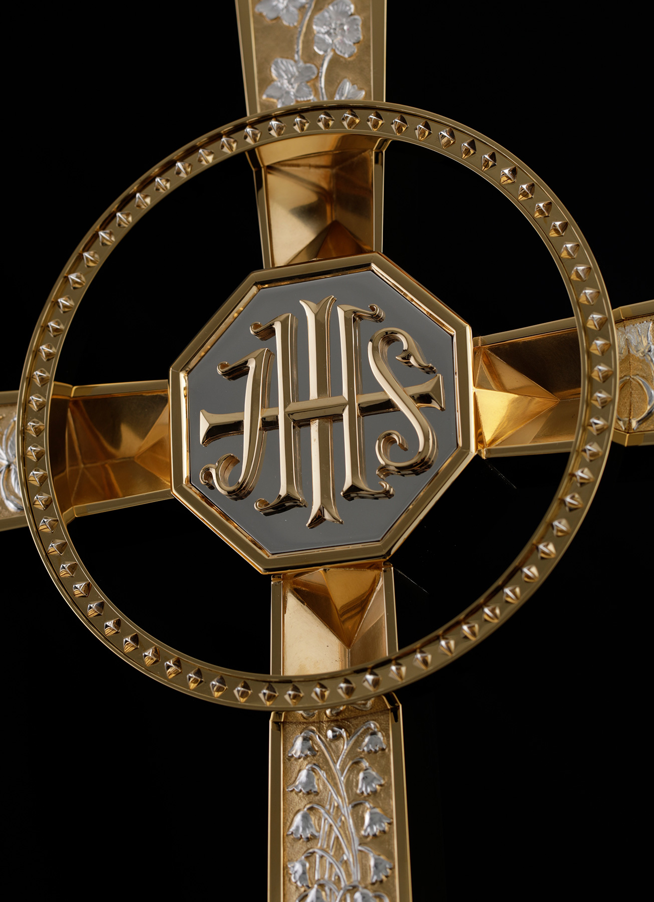 Designers Makers Of The Queen Elizabeth II Platinum Jubilee Processional Cross 3 1306x1800