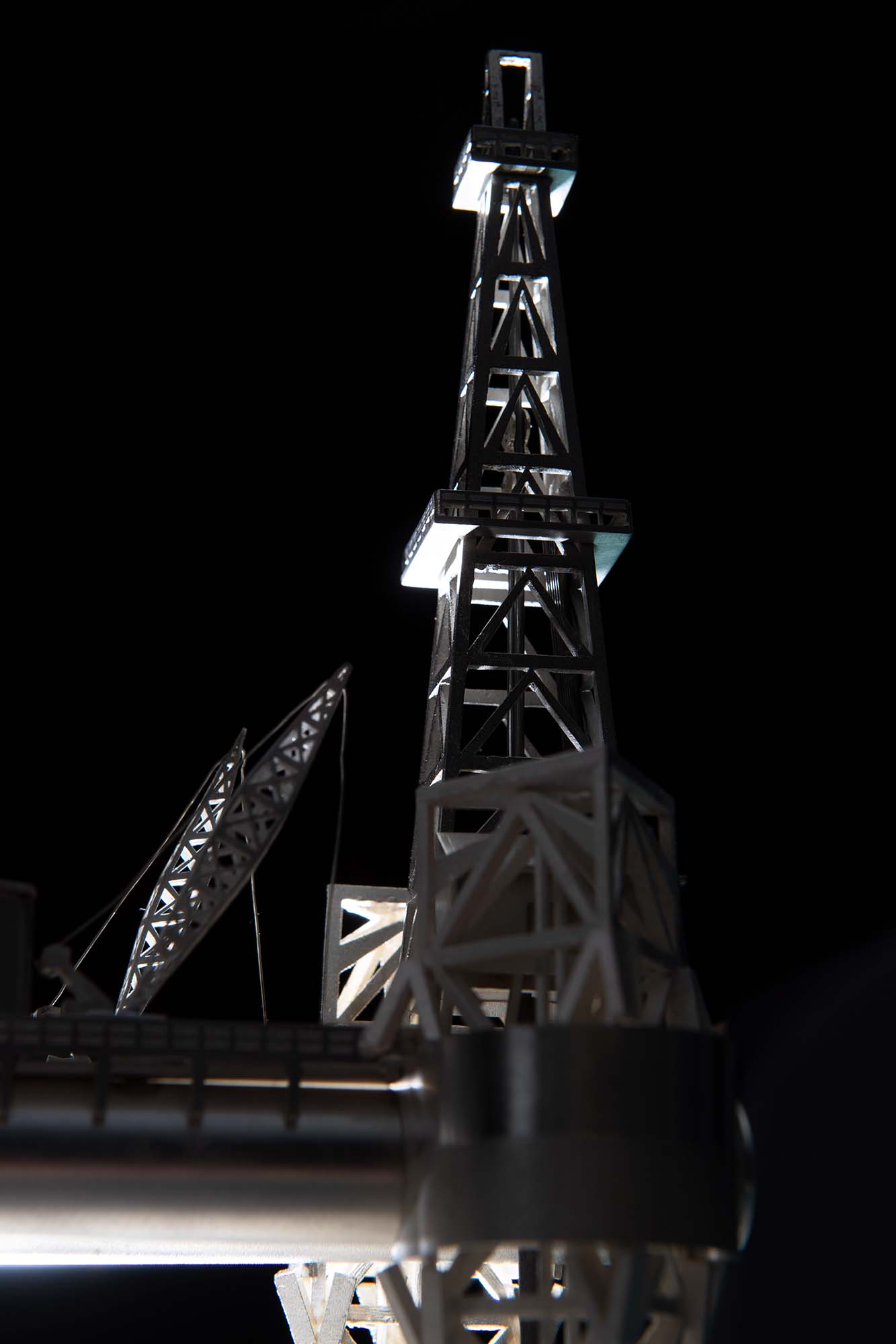 makers-of-bespoke-silver-oil-rig