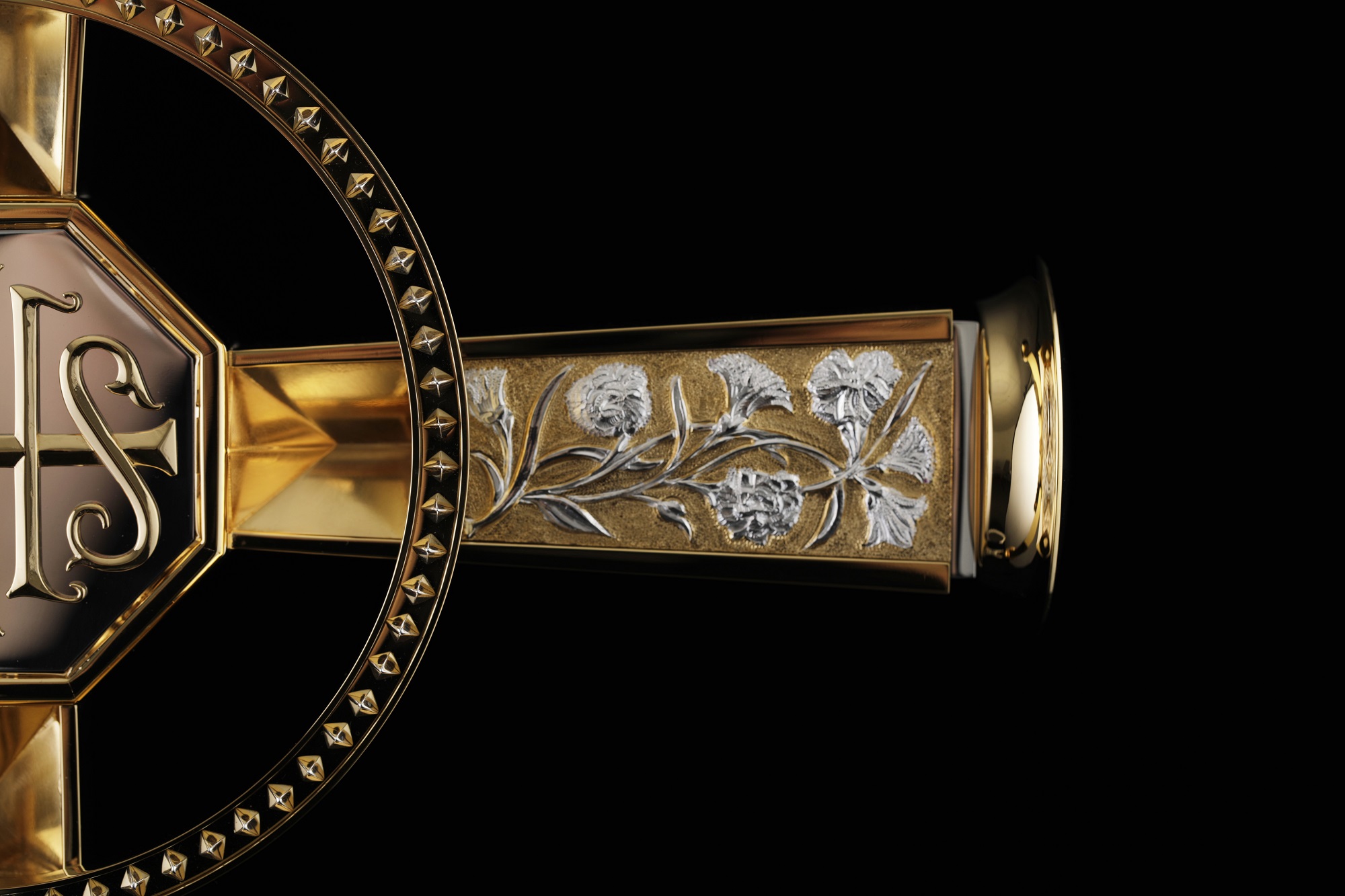 Thomas Lyte - QEII PJ Processional Cross Image 2