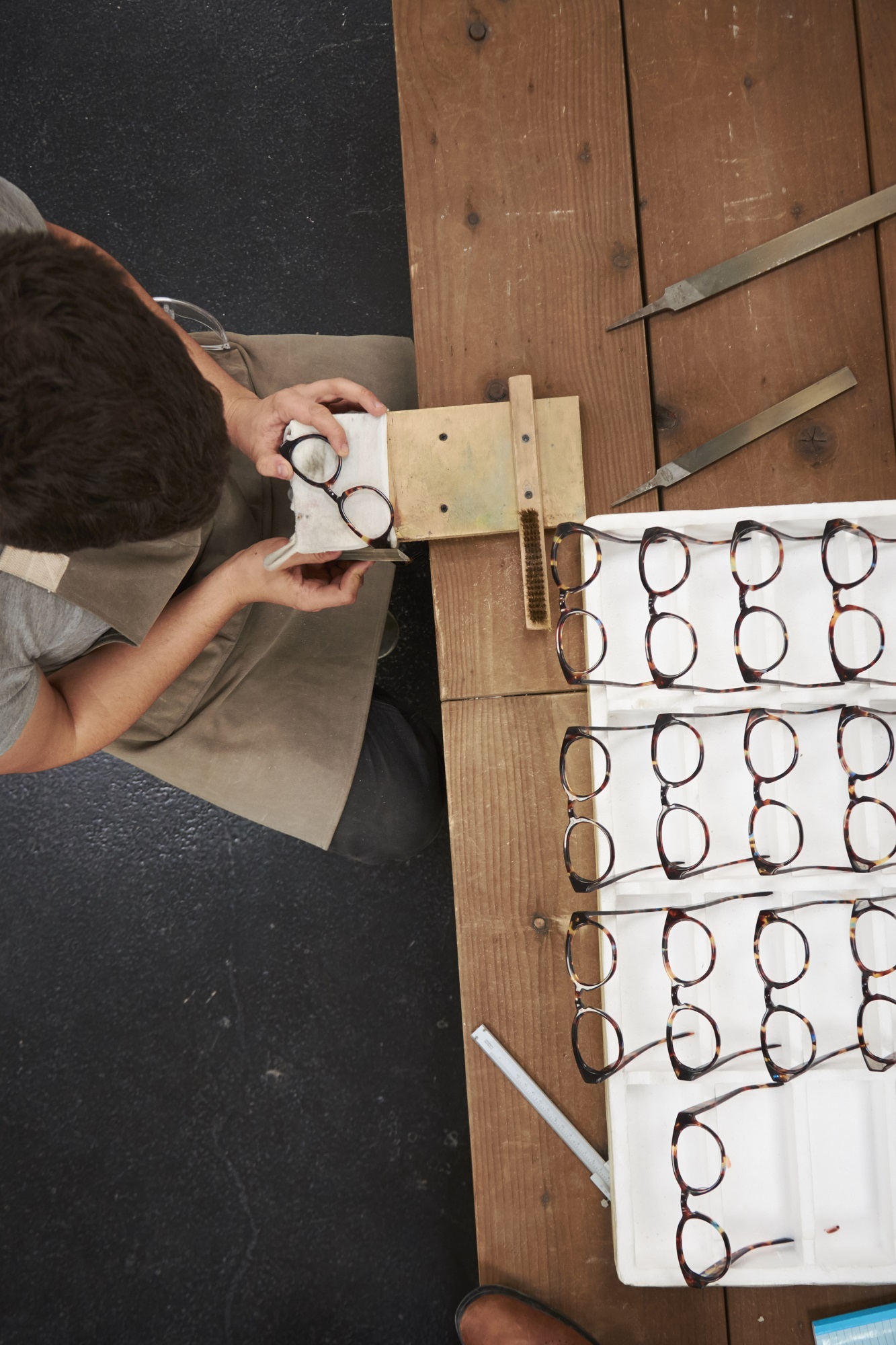 Tom Davies Workshop Appentice - British Manufacturers - Thomas Lyte