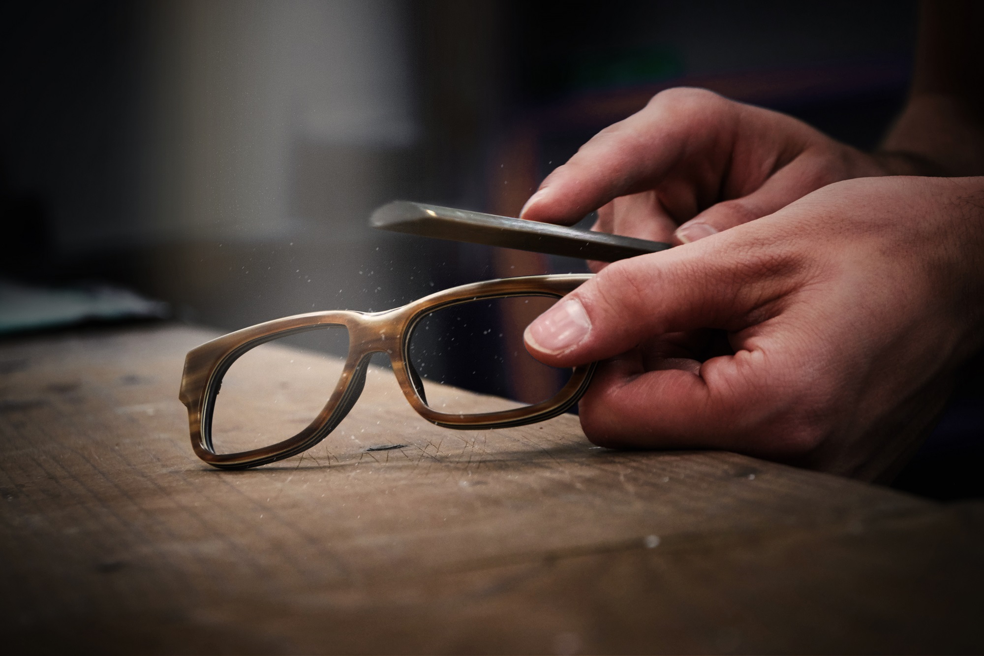 Tom Davies Workshop Hand Filing - British Manufacturers - Thomas Lyte