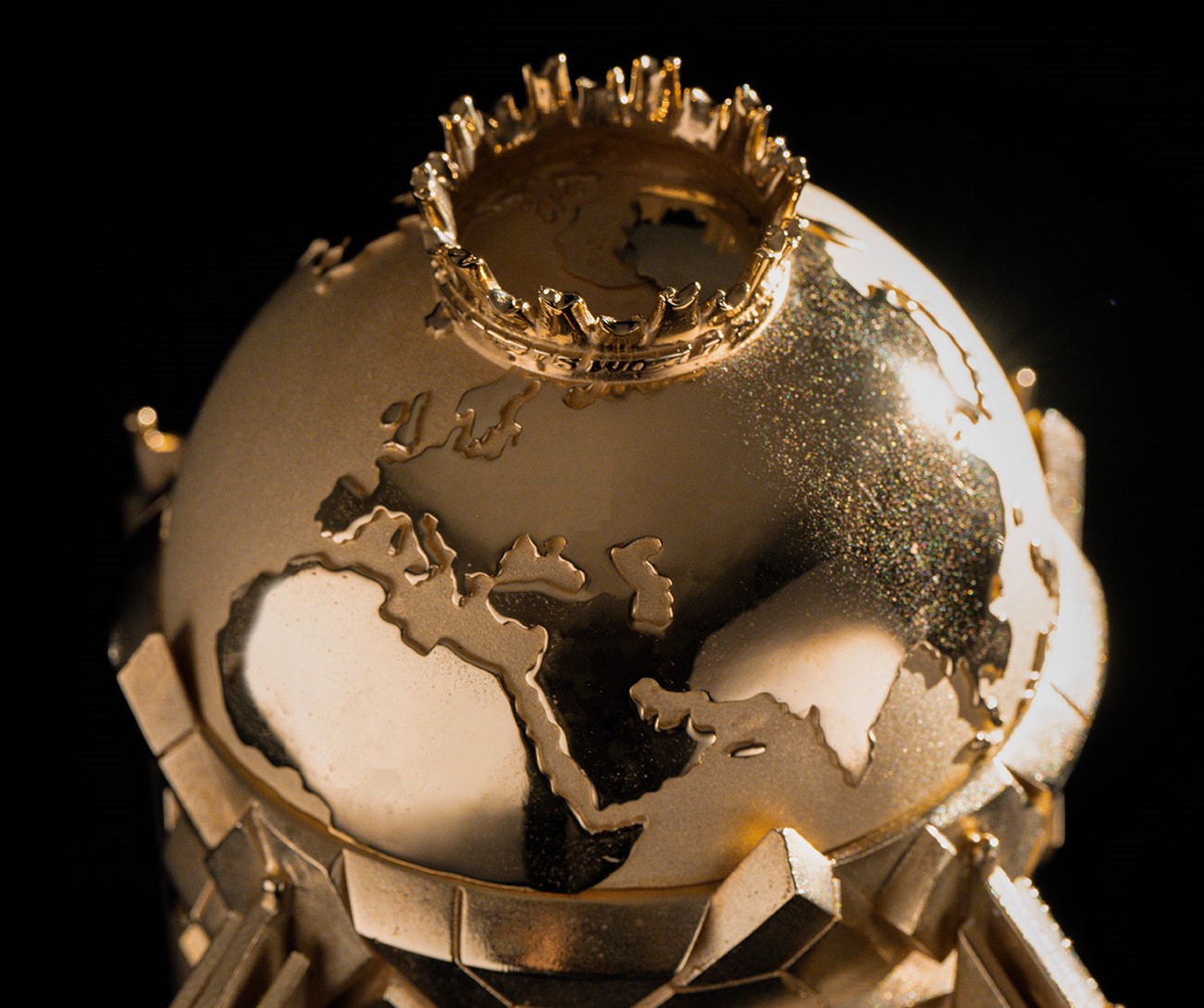 Saudi eSports World Cup Designers and Makers Thomas Lyte - Portrait Crown