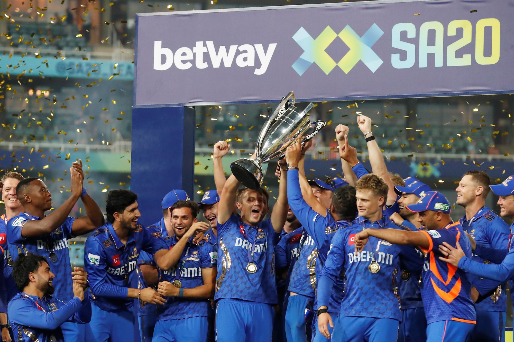 MI Cape Town lifting the SA20 trophy designed and made by Thomas Lyte