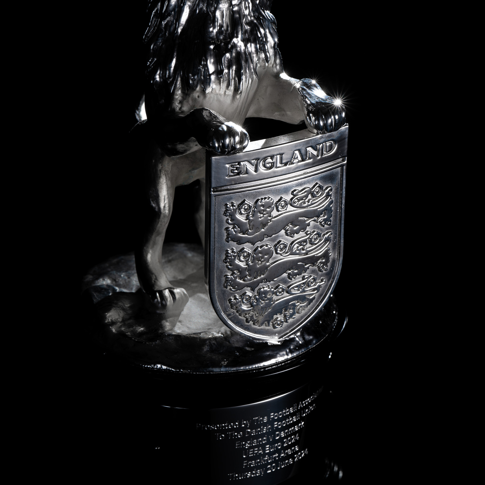 FA Lions Makers Thomas Lyte - closeup