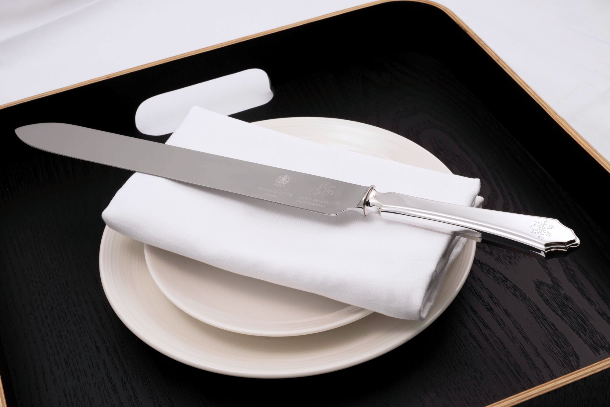 silverware cake knife made by Thomas Lyte Little Venice Cake Company