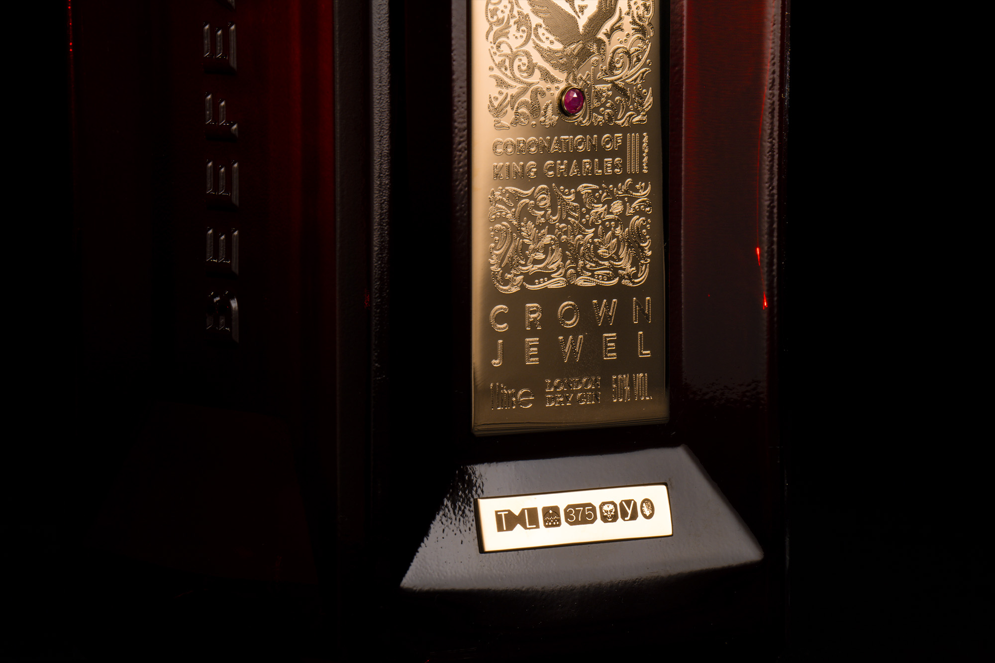 Beefeater Crown Jewel Coronation Edition made by Thomas Lyte ruby hallmark