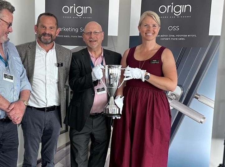 London Challenge Trophy - Makers - Thomas Lyte - Origin Lead