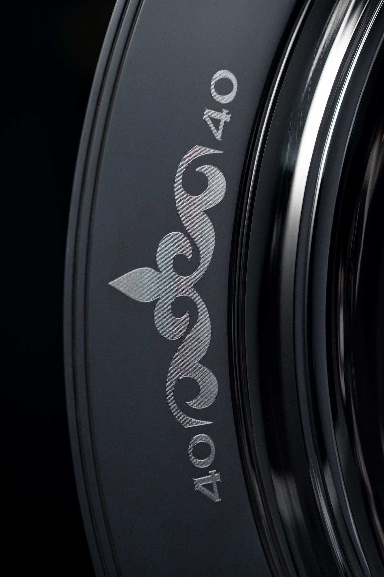 Nikon Grays of Westminster Dish Makers and Designers Thomas Lyte engraving detail