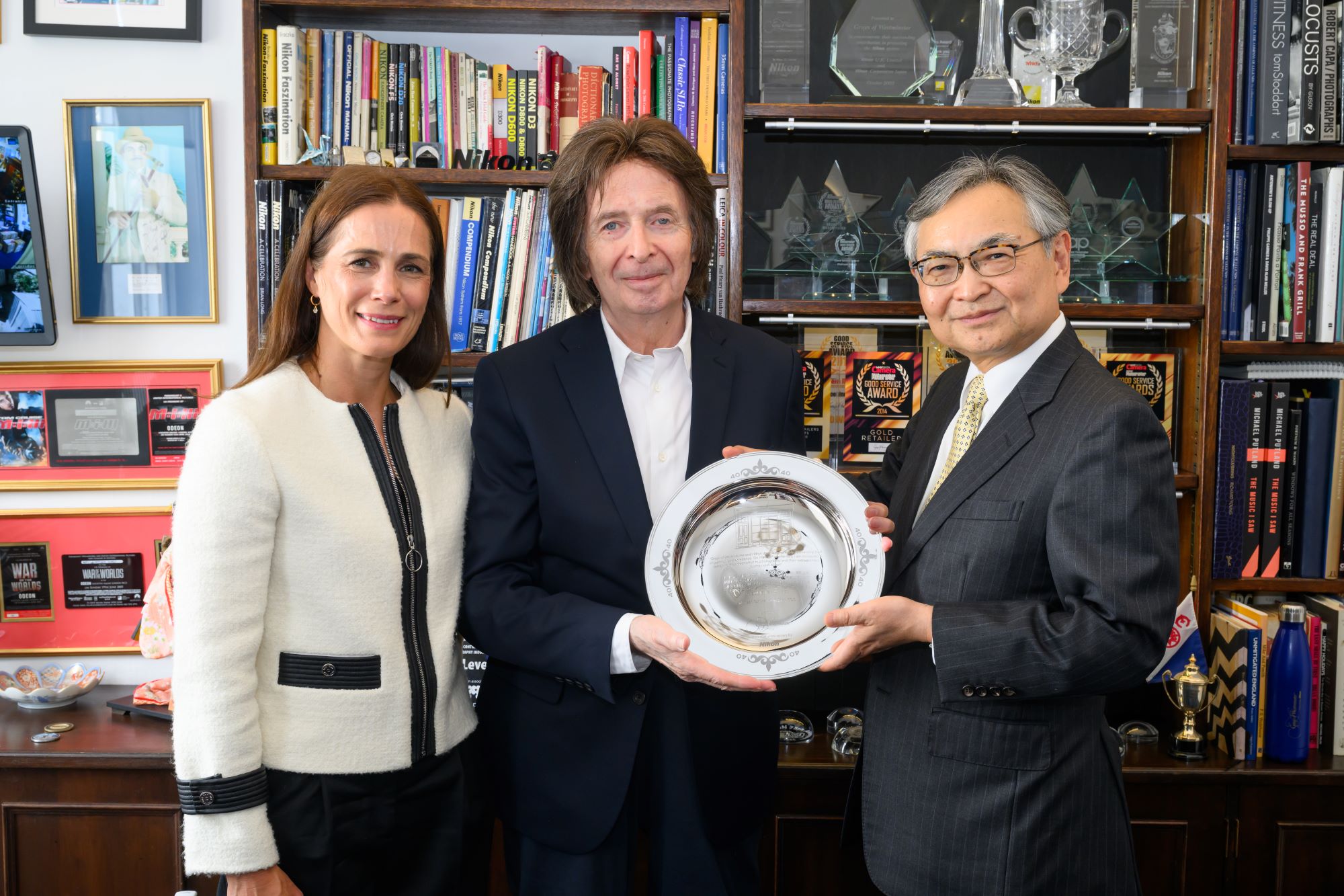President of Nikon with Grays of Westminster dish made by Thomas Lyte