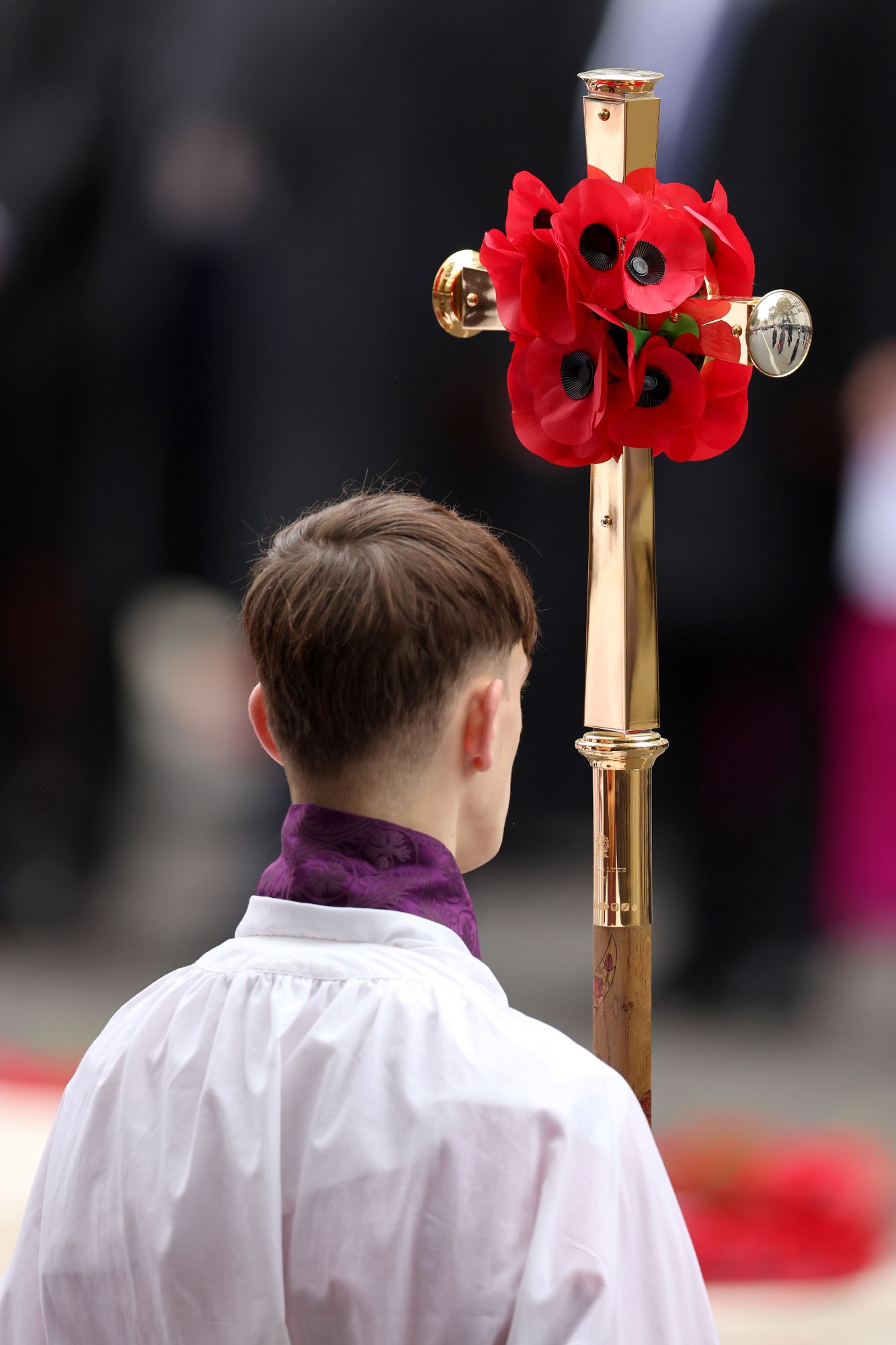 queen elizabeth II platinum jubilee processional cross chapel royal cenotaph thomas lyte